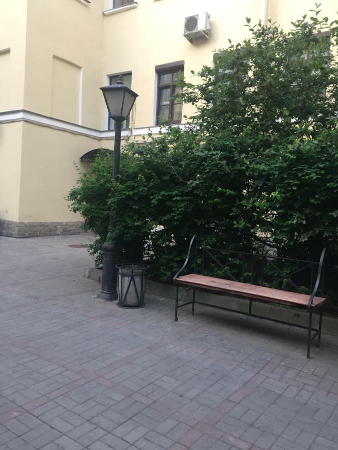 Guest House Nevsky 6 เซนต์ปีเตอร์สเบิร์ก ภายนอก รูปภาพ